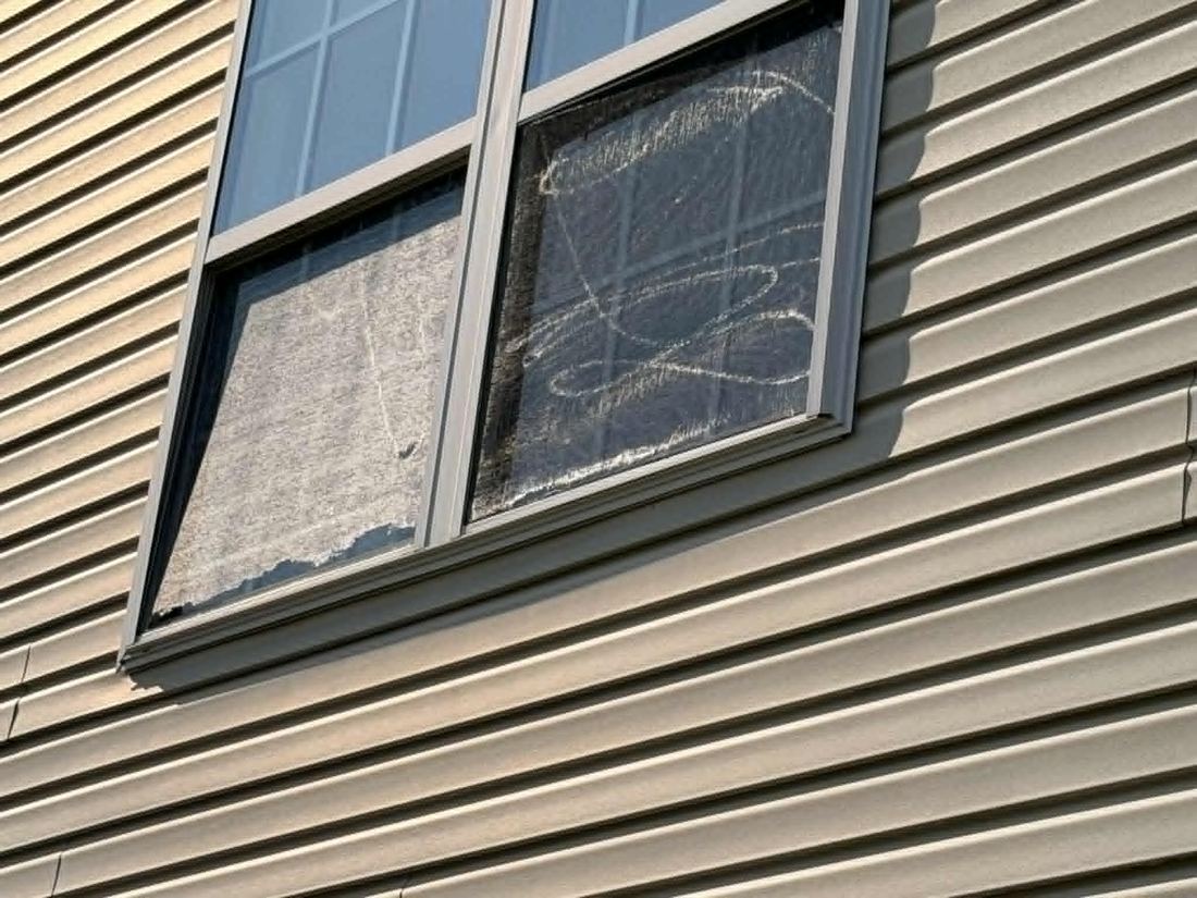 Soft washing vinyl siding — safe, low-pressure cleaning